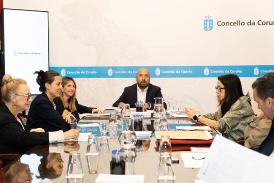 O Concello impulsa o Plan de Barrios 2025-27 con novos investimentos por valor de 2,1 millóns en Palavea, Lonzas, Castrillón e o Ensanche