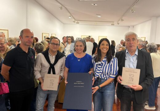 Sampedro destaca a precisión da obra de Yolanda Carbajales coa homenaxe a Díaz Pardo na mostra no Museo do Gravado de Artes