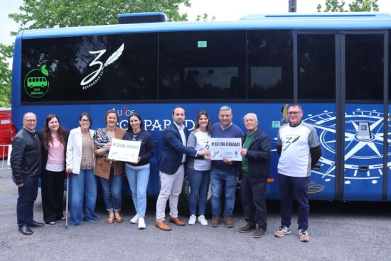 Autos Comparado SL únese á petición do Día das Letras Galegas de 2027 para Diego Antonio Zernadas de Castro e rotula a súa flota co emblema da campaña “Zernadas 27”