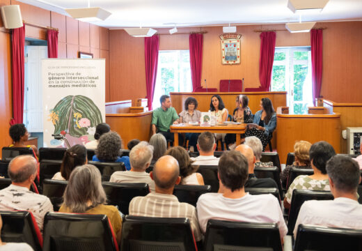 Casa Charry acolle a presentación da guía Periodismo inclusivo da xornalista oleirense Lucía Quiroga