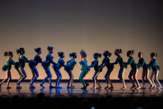A Escola Municipal de Danza conquista o Teatro Colón con “Un paseo por Oleiros”