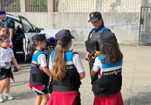 Alumnado do Sagrado Corazón de Jesús de Castiñeiras coñece o traballo dos efectivos policiais e de emerxencias