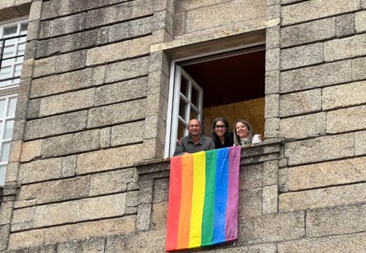Mercedes Rosón reivindica unha Compostela “diversa e orgullosa de si” e piden ampliar a visibilidade do colectivo LGTBIQ+ no espazo público