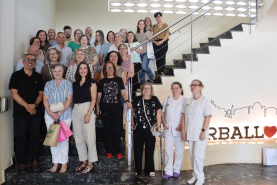 O Concello de Carballo homenaxea a Teresa Moreira Varela cun emotivo acto de despedida pola súa xubilación