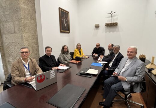 Concello, Arcebispado e Turismo de Galicia acordan crear unha comisión técnica para ordenar os fluxos de acceso á Catedral