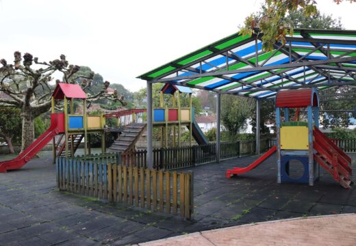 O Concello de Frades licita por máis de 43.000 euros as obras de remodelación do parque infantil de Ponte Carreira