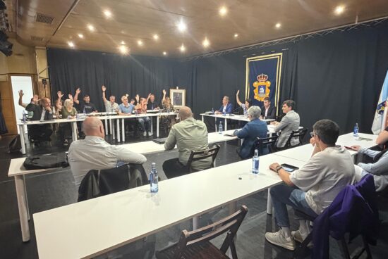 O goberno municipal de Ribeira avoga por actuar con responsabilidade no tema da gasolineira de Xarás e traballar para defender os intereses do Concello