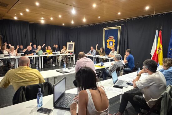 O Concello de Ribeira aproba definitivamente o proxecto da nova bancada do campo de fútbol de Carreira