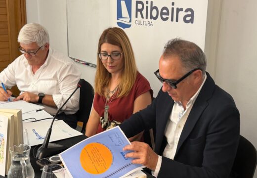 O Concello de Ribeira asiste á sinatura do convenio entre o Ateneo ribeirense e a Asociación de Amigos de Valle-Inclán de Vilanova de Arousa