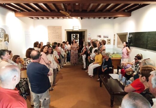Participantes do Programa de Dinamización e Promoción Social das Persoas Maiores despediron o curso cunha viaxe a Padrón