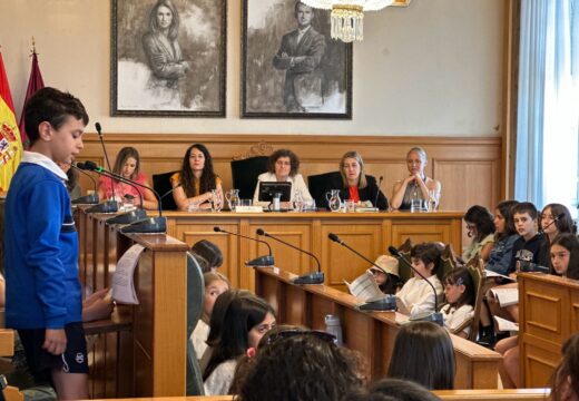 O Pazo de Raxoi acolle o acto de nomeamento dos conselleiros e conselleiras do futuro Consello Local da Infancia