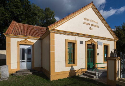 O Concello de Fene renovará a cuberta da Escola Curros Enríquez de Maniños, un dos referentes do patrimonio indiano local
