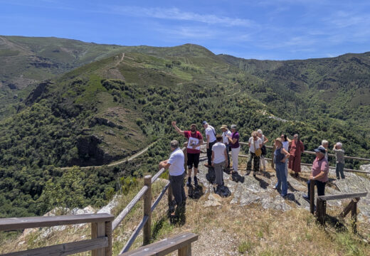 Os grupos de ximnasia de mantemento de San Sadurniño pechan curso cunha excursión polo Xeoparque Montañas do Courel