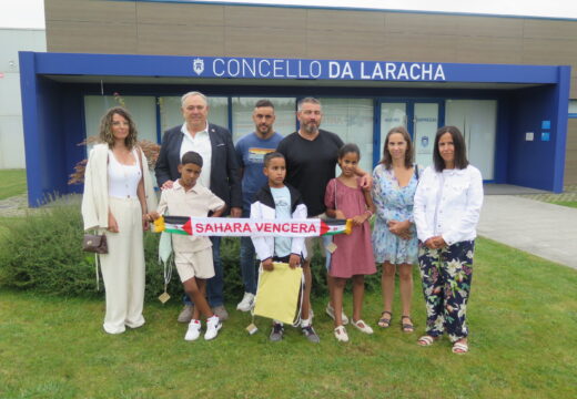 O alcalde recibiu aos dous nenos saharauis acollidos este verán por familias larachesas a través Sogaps