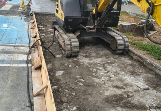 O Concello de Fene inicia as obras de mellora na beirarrúa de acceso ao Centro de Saúde