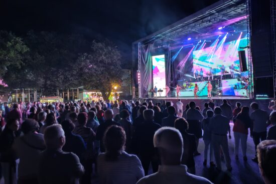 O PP de Arzúa acusa ao goberno tripartito de intentar eludir a súa responsabilidade pola situación das Festas do Carme