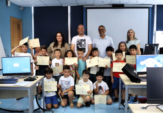 Carballo impulsa o talento do futuro coa súa programación de campamentos infantís sobre robótica, intelixencia artificial e ciberseguridade