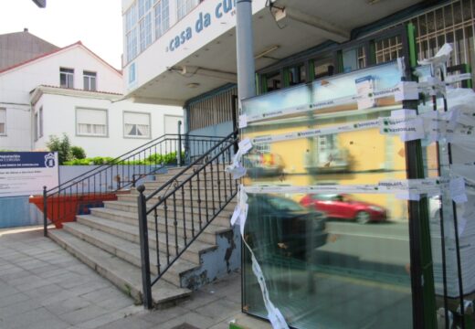 Arrancan as obras de renovación da totalidade de fiestras e portas da Casa da Cultura de Neda