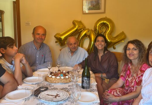 O Concello de Ribeira felicita ao veciño centenario José Fernández Gude polos seus 102 anos