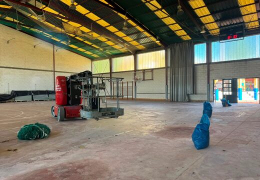 En marcha as obras de renovación do Pavillón Arsenio Iglesias de Santa Cruz