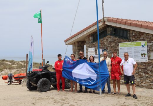 O Concello de Carballo iza as súas bandeiras azuis nunha temporada estival marcada pola posta en marcha de novos servizos para as persoas usuarias das praias