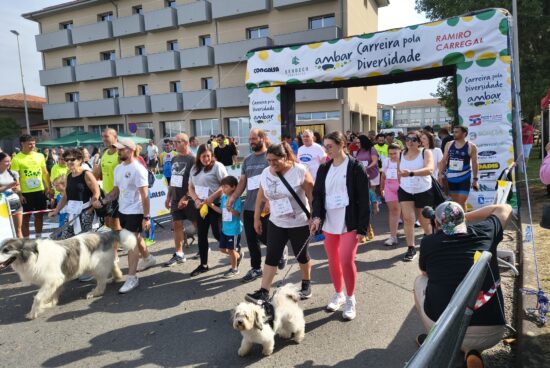Hoxe, domingo 12 de xullo, tivo lugar a doceava edición da Carreira pola Diversidade, a Carreira Solidaria da Asociación Ambar que nesta anualidade contou cunha gran novidade introducindo unha a Proba Lúdica de2,5 km chea de sorpresas