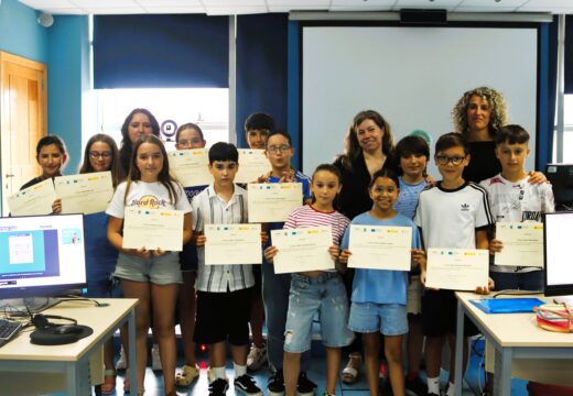 Entregados os diplomas da terceira quenda dos campamentos tecnolóxicos de verán na Aula CeMIT