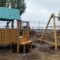 O Concello de Ribeira inicia as obras de renovación do parque infantil de Coroso