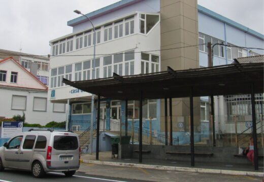 Rematan as obras de substitución do conxunto de fiestras e de portas da Casa da Cultura de Neda