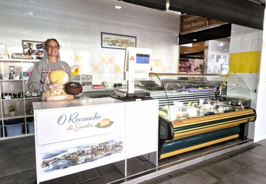 O mercado municipal amplía a súa oferta cun novo posto especializado en queixos