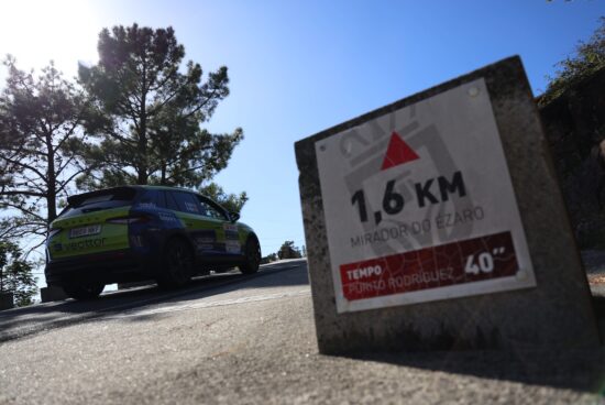 O 10º Repsol EcoRallye A Coruña completa a súa primeira xornada percorrendo os municipios coruñeses