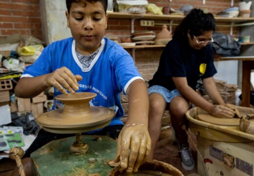 A inscrición para os obradoiros de teatro, pintura, olaría e artes plásticas abre en setembro