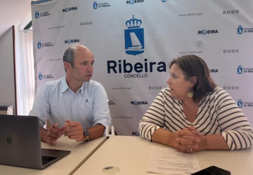 O Concello de Ribeira destina máis de 54.000 euros para as familias cara o inicio do curso escolar 2026-2027