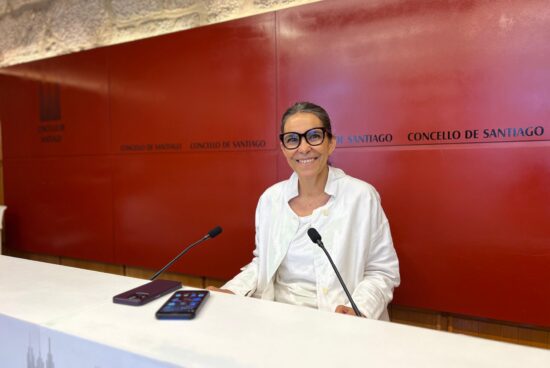 Mercedes Rosón advirte dun “precedente perigoso” pola decisión do goberno local de adiantar a comparecencia sobre Fly2Galicia á proposición das Non Adscritas