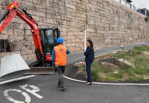 Comezan as obras de pavimentación e instalación de pluviais na vía de acceso á zona de San Alberto por preto de 80.000 euros
