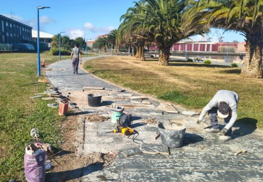 O Concello de Fene mellora da pavimentación do paseo de San Valentín