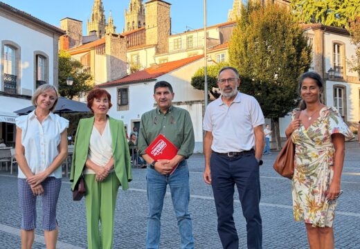 Pedro Blanco aborda coa veciñanza de Fonseca os retos para facer do casco histórico un lugar “para vivir, traballar e desfrutar”
