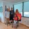 A alcaldesa de Narón recibe no Concello a Lorena Bermúdez Doce e Juan López Porta, campións mundiais coa selección española de balonmán en cadeira de rodas