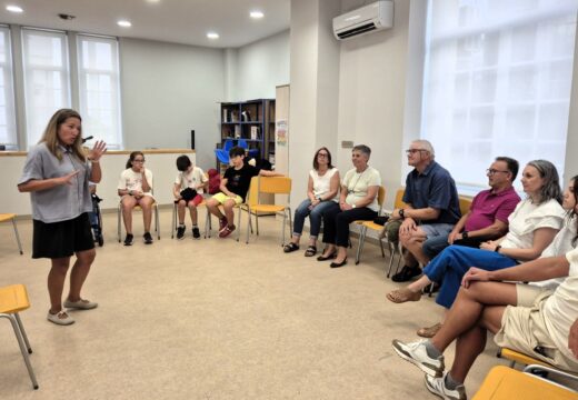 A Escola da Regueifa de Carballo abre o seu quinto curso para seguir mantendo viva a tradición oral entre xeracións