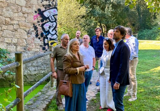 Izaskun García presenta a Adrián Vázquez “Culleredo Verde”, unha proposta para conectar o monte Xalo e A Zapateira coa ría