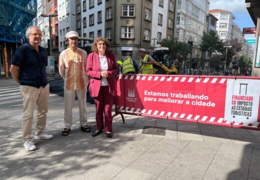 Goretti Sanmartín visita as obras de asfaltado da rúa Doutor Teixeiro e salienta o impacto positivo do imposto ás estadías turísticas