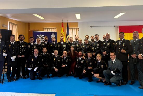 A alcaldesa de Ribeira enxalza a vocación de servizo, profesionalidade e entrega da Policía Nacional durante a celebración do Día dos Anxos Custodios
