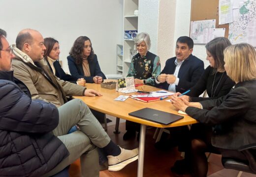 Pedro Blanco traslada ao sector compostelán que o seu Goberno manterá “un diálogo permanente” co comercio local