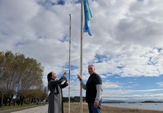 María Sampedro destaca o compromiso do Concello de Ribeira co medio ambiente durante o izado da quinta Bandeira Verde de Galicia
