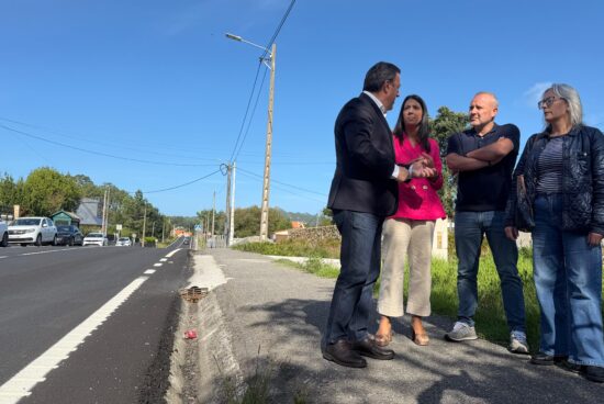 María Sampedro destaca a importancia da colaboración institucional para sacar adiante proxectos beneficiosos como a mellora da DP-7303