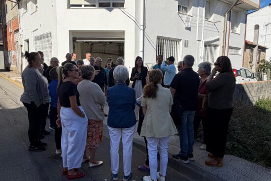 A alcaldesa de Ribeira comprométese a valorar a renovación da rede de subministro na contorna da Carroucha